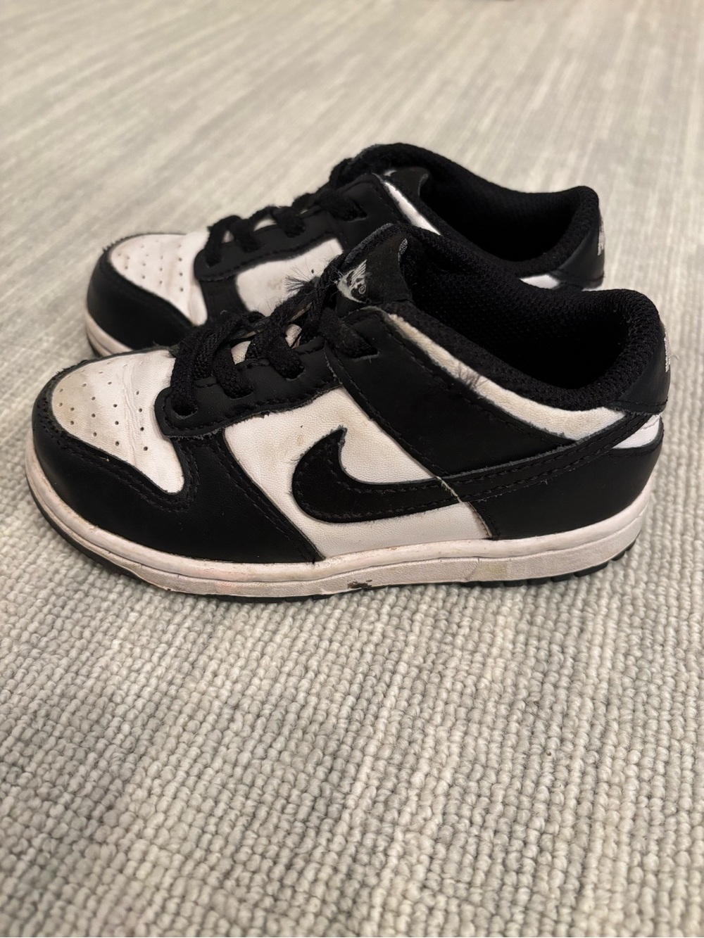 Nike Kids 9C Black and White Low Top Sneakers